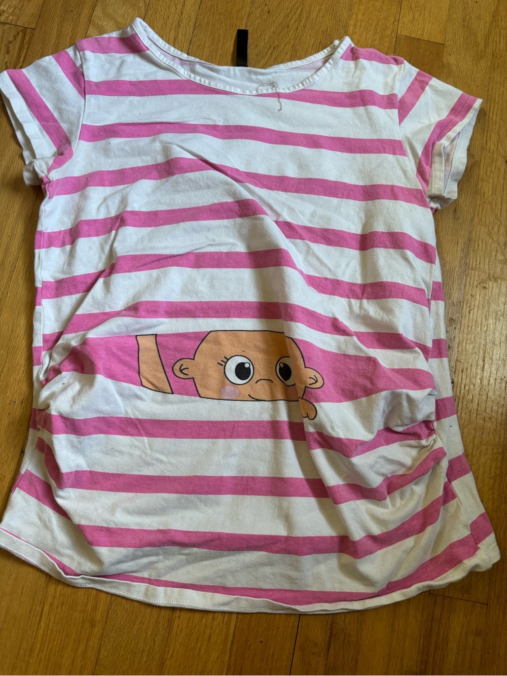 Striped Maternity Tee "Baby Peeking" Graphic, Ruched Sides — 95% Cotton,